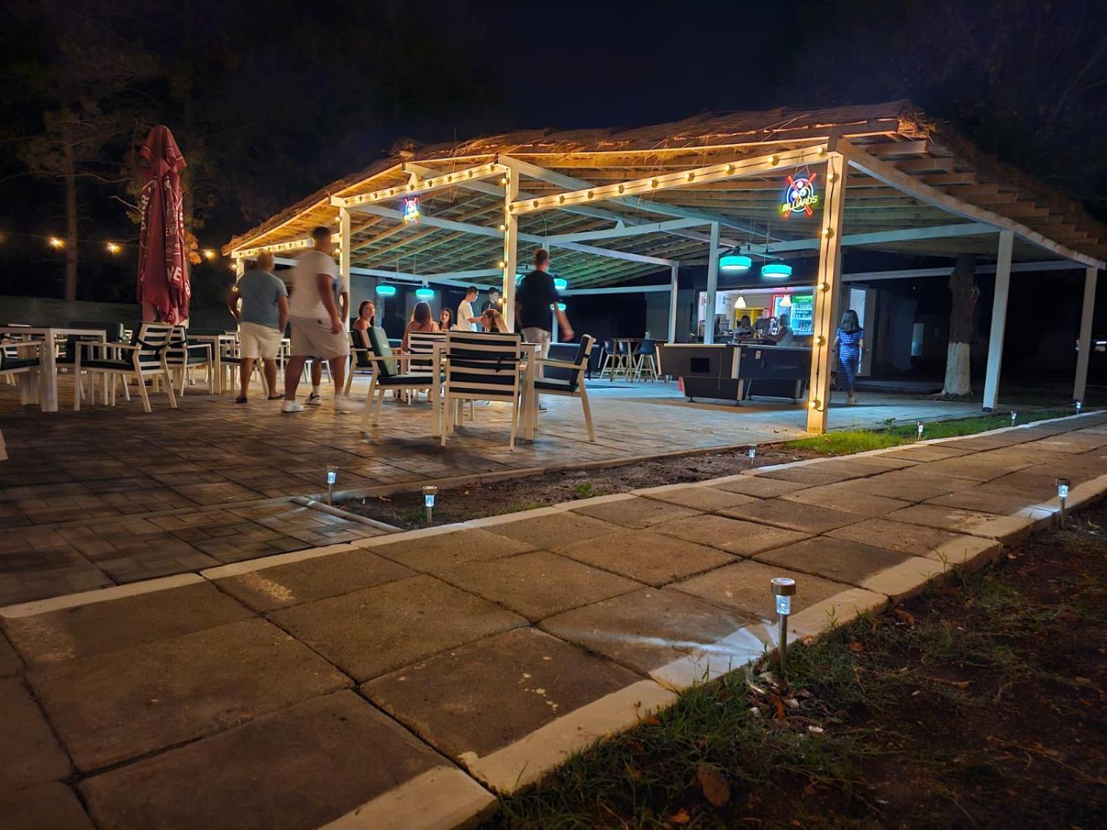 Happy Village كوستِنيست المظهر الخارجي الصورة